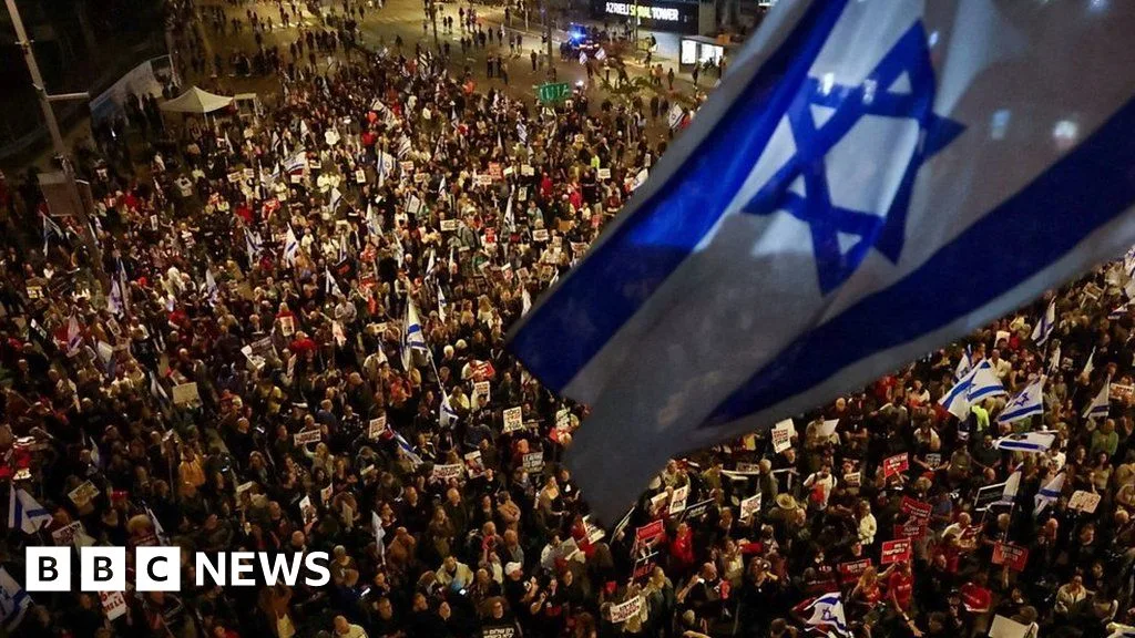 Thousands in Tel Aviv Protest Demand Netanyahu Resign Over Gaza War