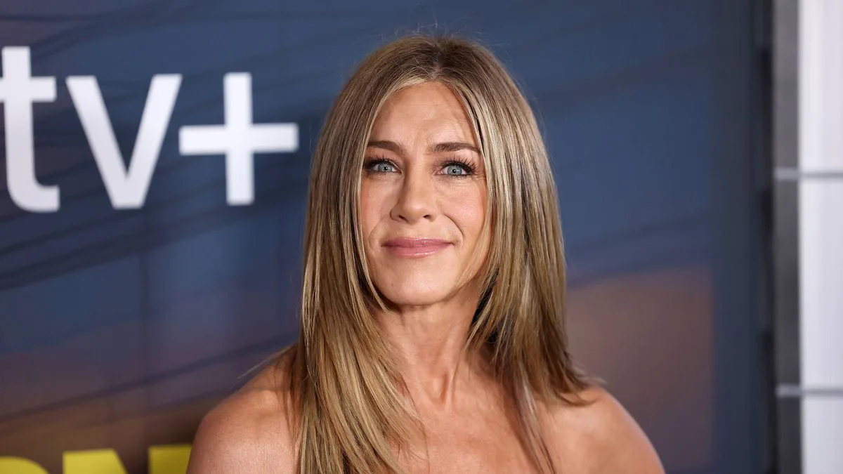 Jennifer Aniston's 29p Superfood Secret for a Youthful Glow