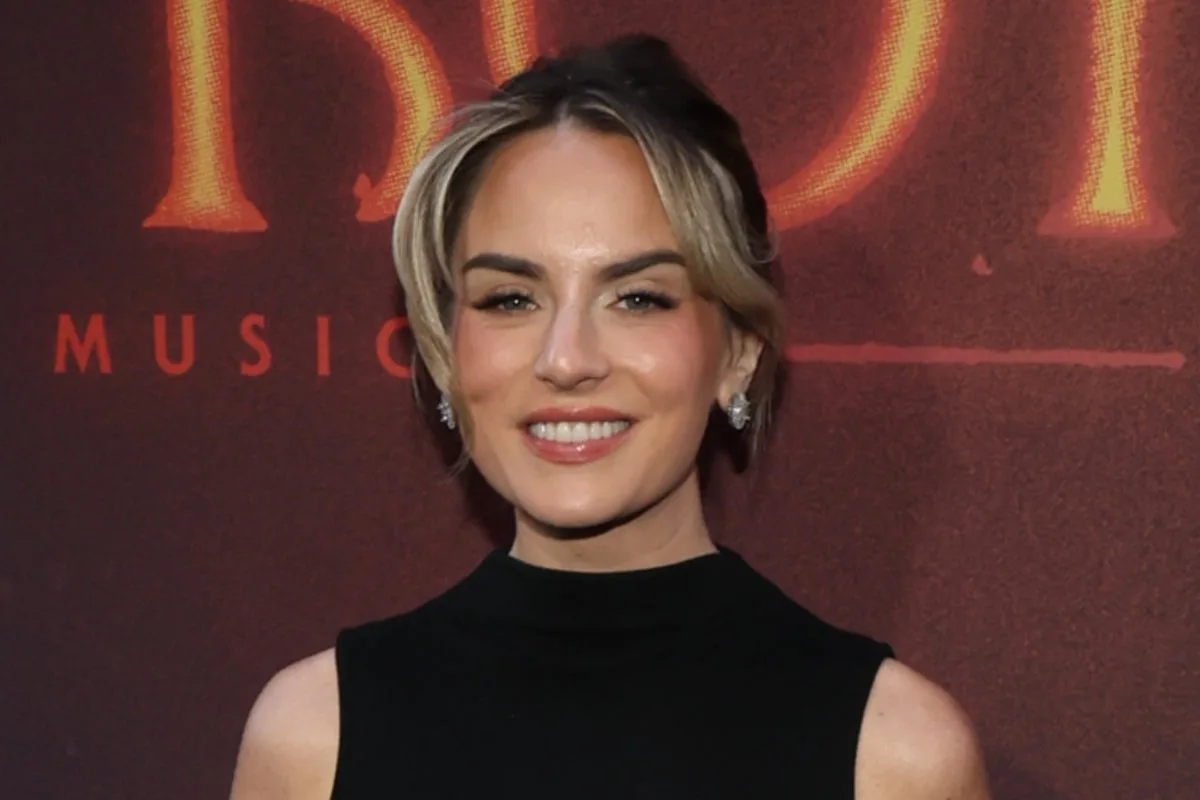 JoJo Blindsided as Chess Closes Before Her Debut