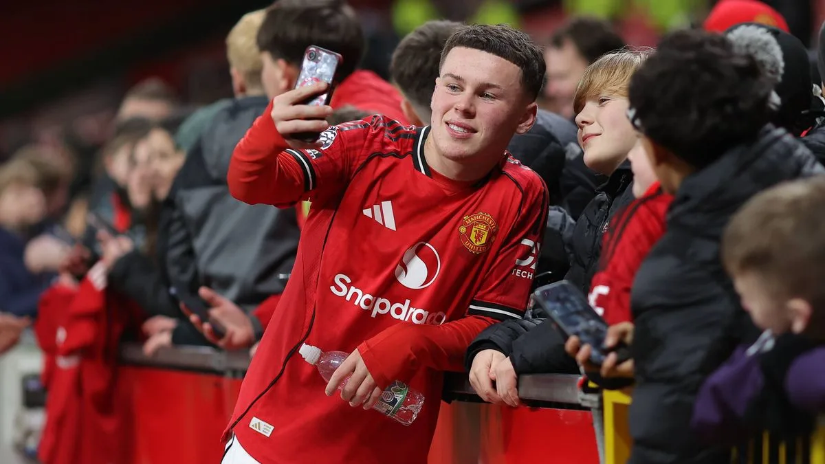 Kai Rooney Makes Man Utd Youth Debut Aged 16, Dad Wayne Shares His Four-Word Reaction
