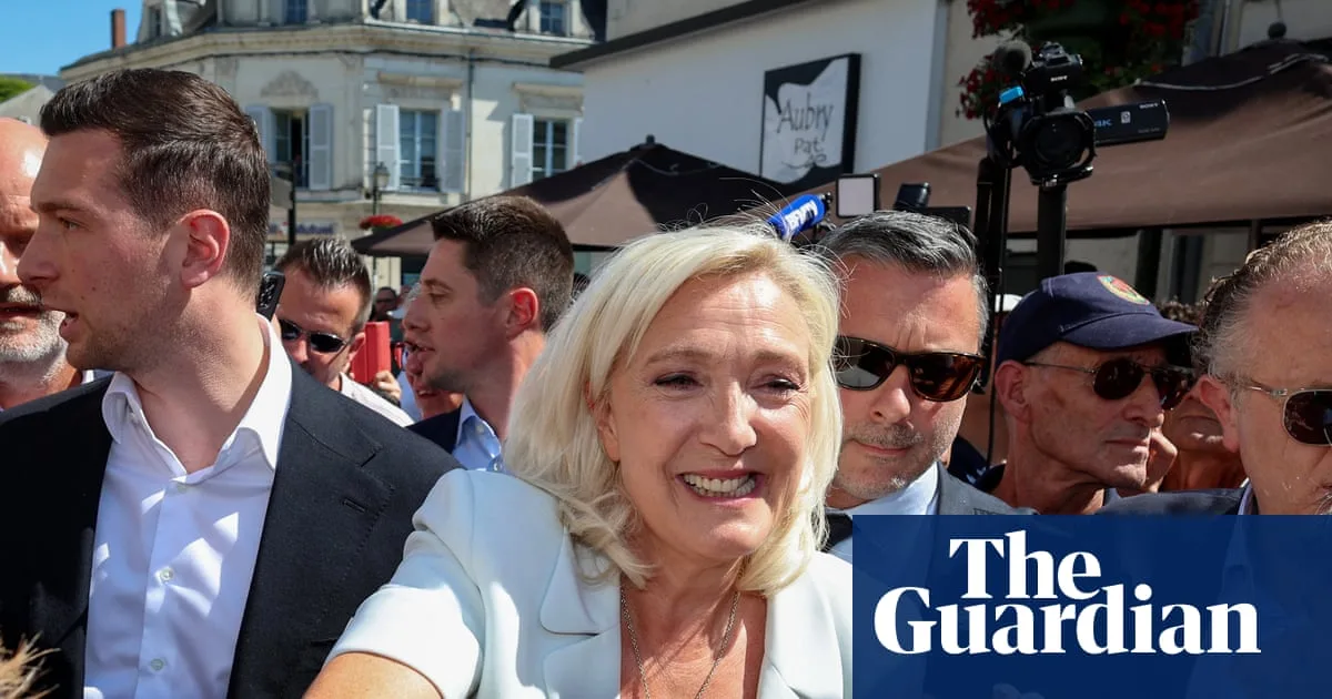 Le Pen launches presidential campaign after court shortens ban