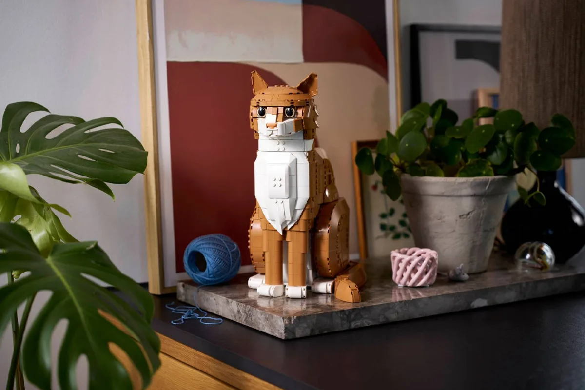 Lego Unveils Lifelike Orange Cat Set with 1,755 Pieces