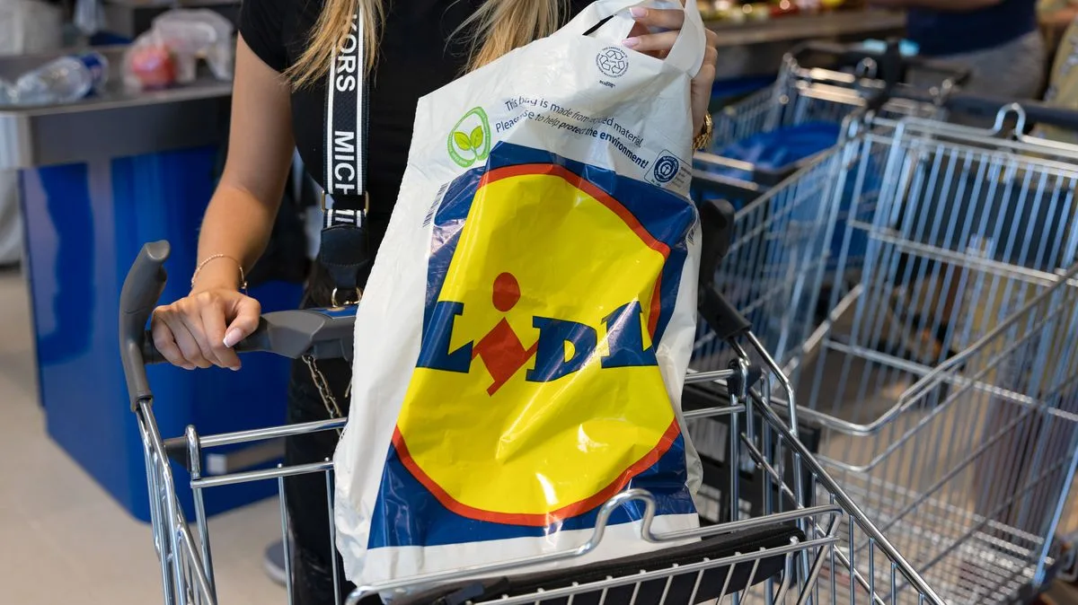 Lidl Shoppers Hail 'Genius' Hack to Get 1kg of Ginger for Free Using App