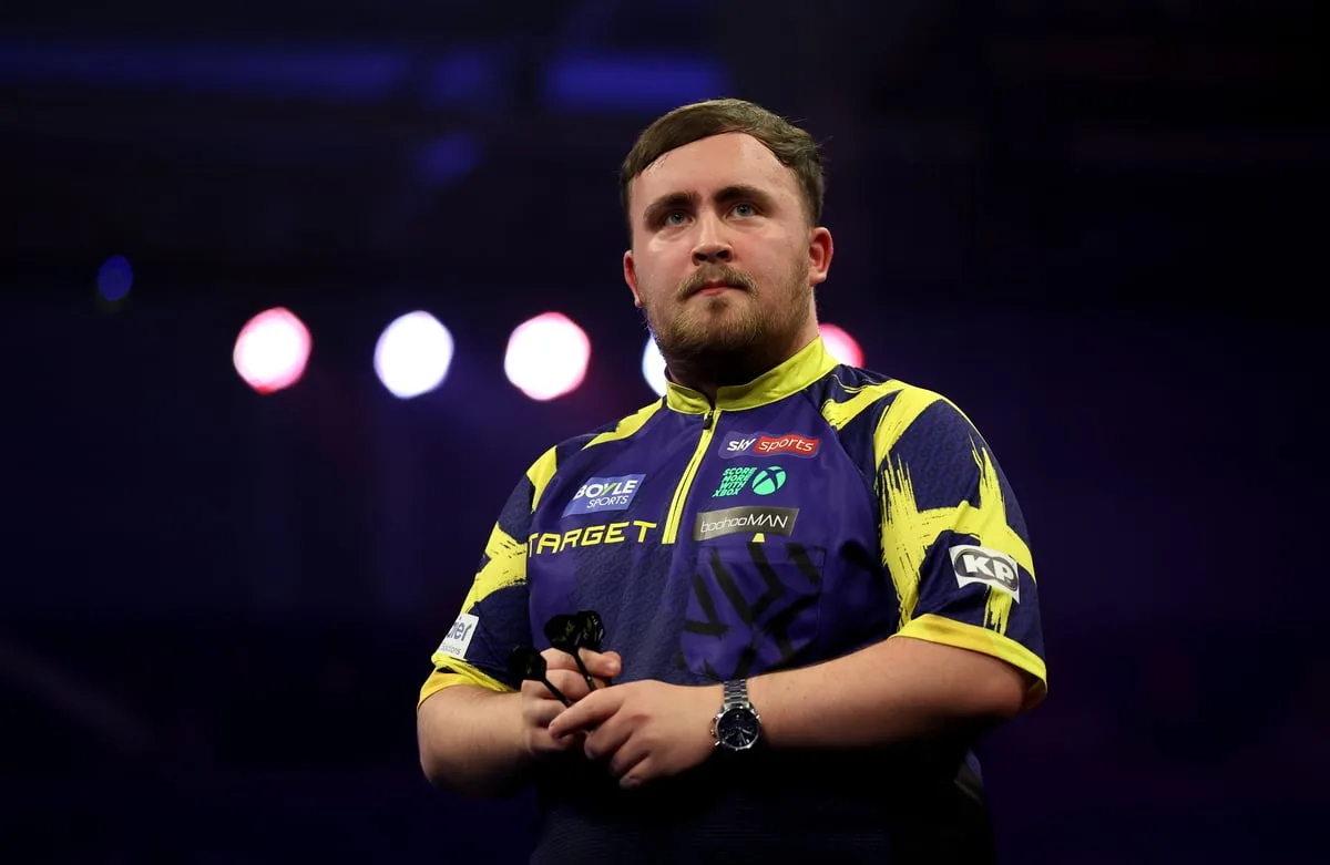 Littler to Face Labanauskas in World Darts Championship Title Defence