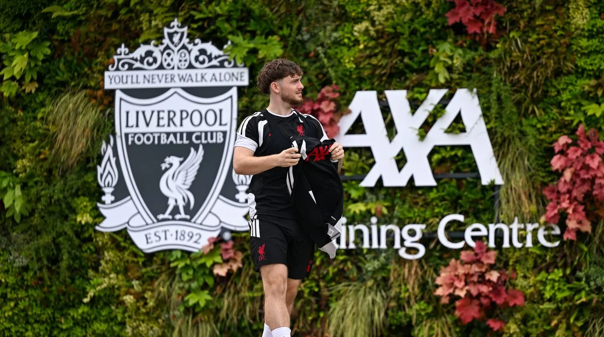 Harvey Elliott returns to Liverpool as Iraola gives clean slate