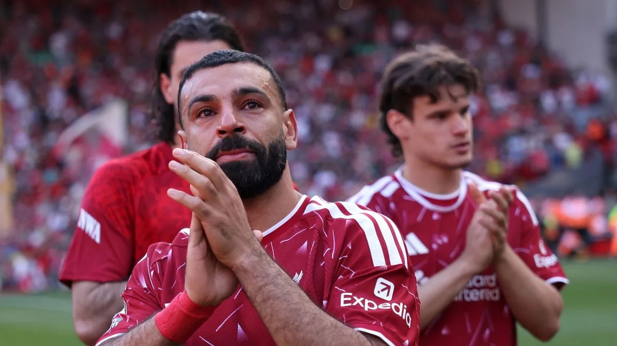 Liverpool's Alternate 2025/26 Season: Klopp Reunion and City Star Signing