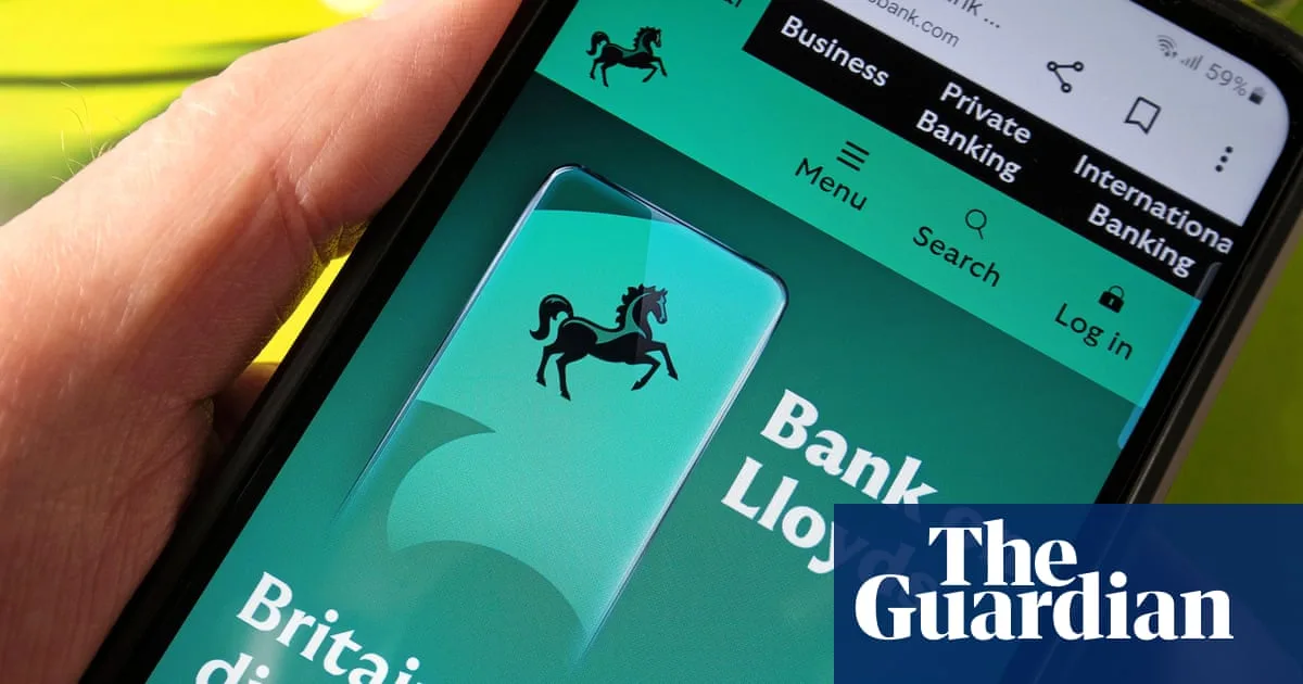 Lloyds Pays £139k After IT Glitch Exposes Customer Data