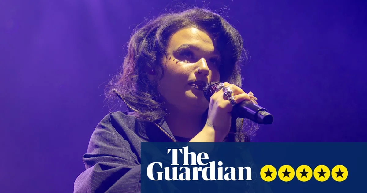 Lola Young Returns to Stage After Scrutiny, Delivers Triumphant Manchester Show