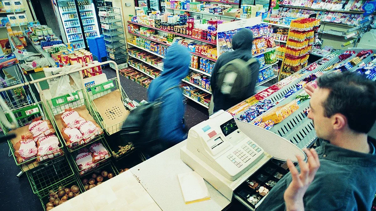 Shoplifting falls after Tory loophole scrapped, Labour minister says