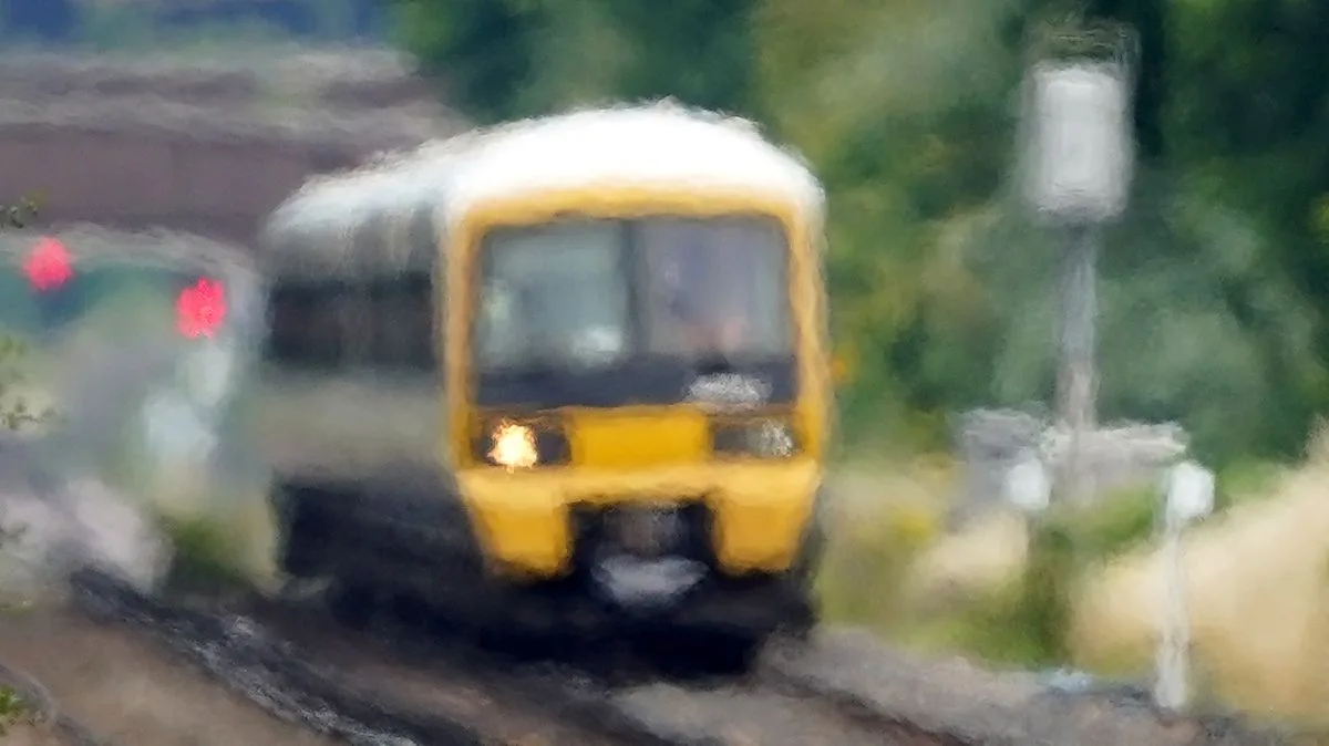 England Travel Chaos: Do Not Travel Warning as Heatwave Axes Trains