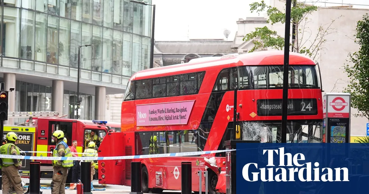 Fifteen Hospitalised After Bus Crash Near London Victoria Station