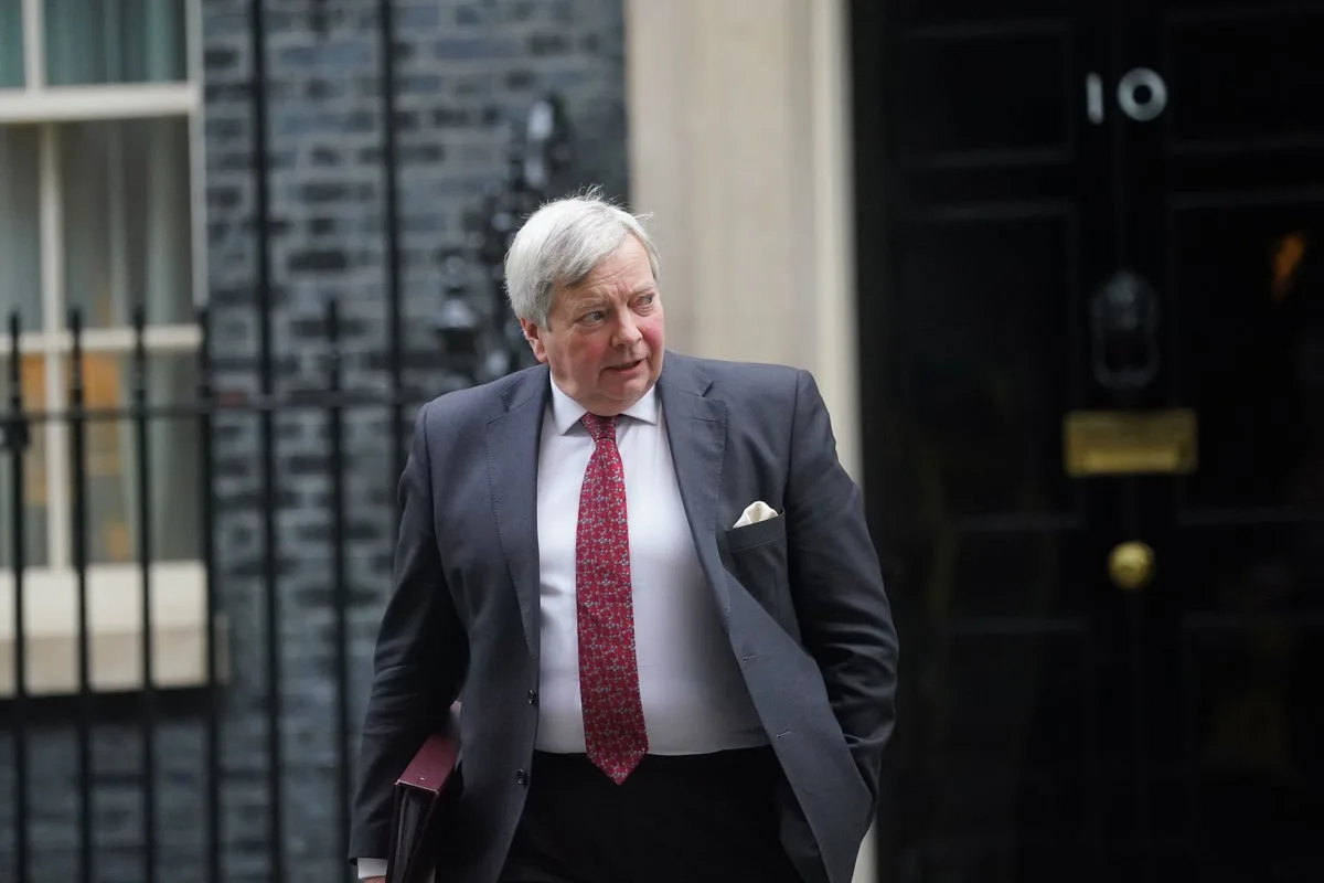 Top Conservative Peer Urges Starmer to Grant Reform UK Seats in House of Lords