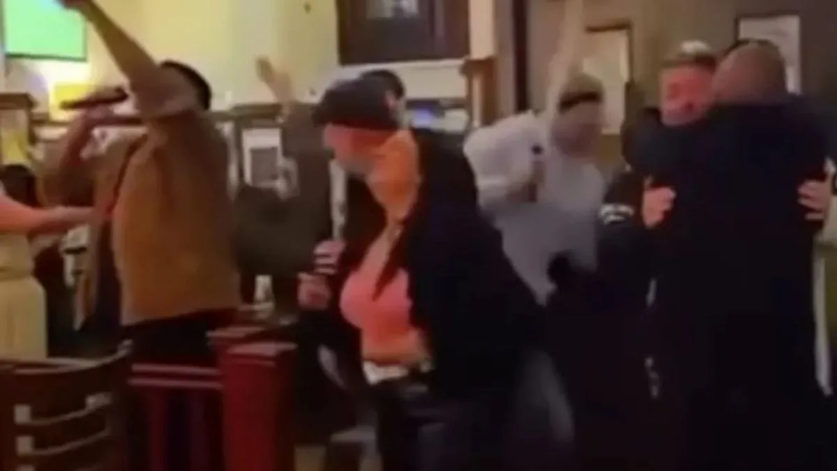 Machete-Wielding Thug Hacks Man in Glasgow Pub Attack