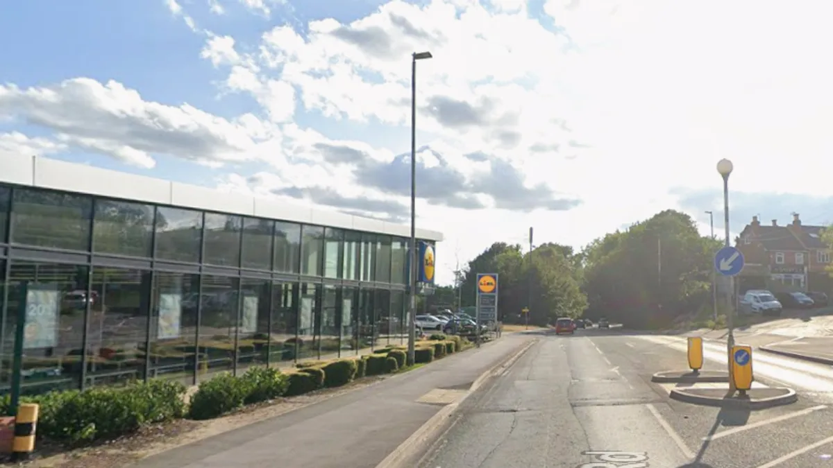Man in 60s Dies Outside Calcot Lidl; Police Appeal for Witnesses
