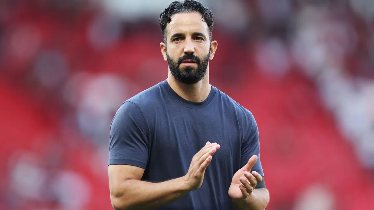 Man Utd Target Lammens Left Out of Antwerp Squad as Move Nears