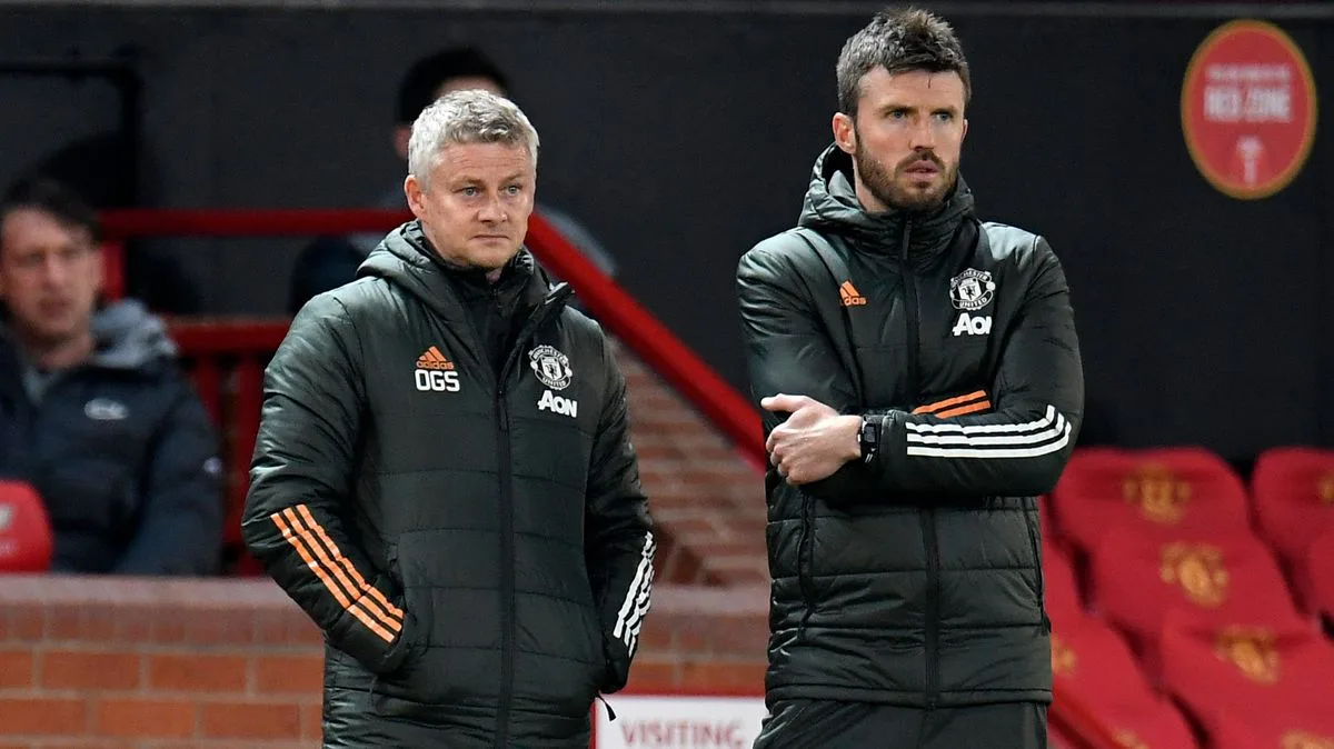 Michael Carrick Emerges as Favourite for Manchester United Interim Role