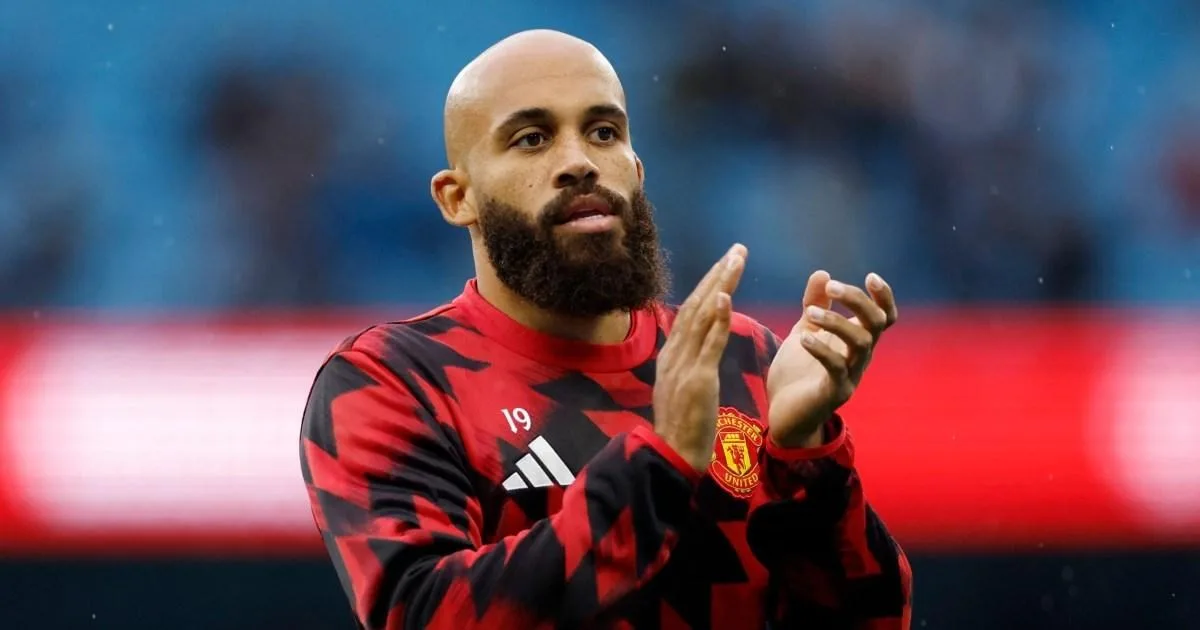 Bryan Mbeumo attempting to persuade Carlos Baleba to join Manchester United