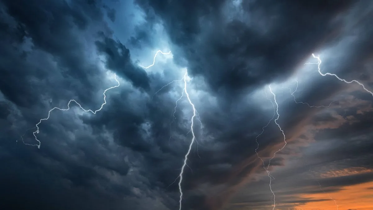 Met Office Issues Thunderstorm Warning for 42 UK Areas