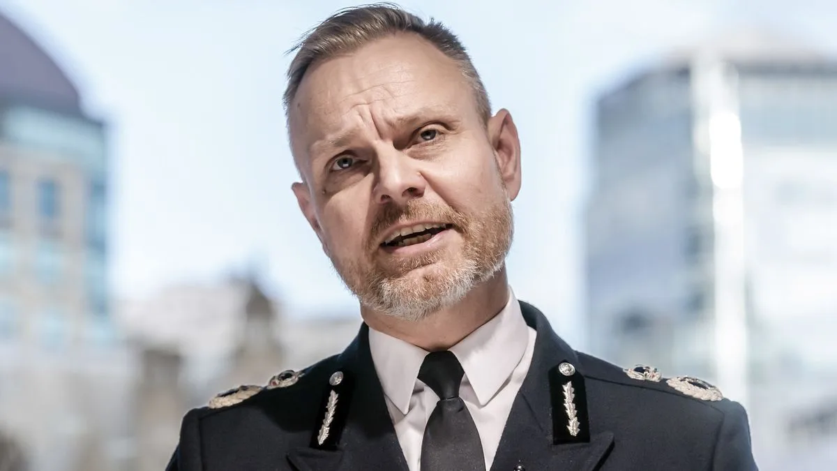 Met Police Adopts Al Capone Tactics in Largest Corruption Probe