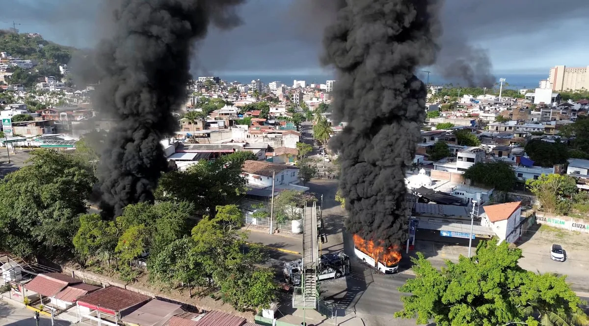UK Warns Tourists in Mexico to Stay Indoors After Cartel Boss Death Sparks Violence