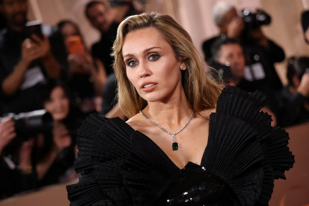 Miley Cyrus Responds to Super Bowl Halftime Show Favouritism