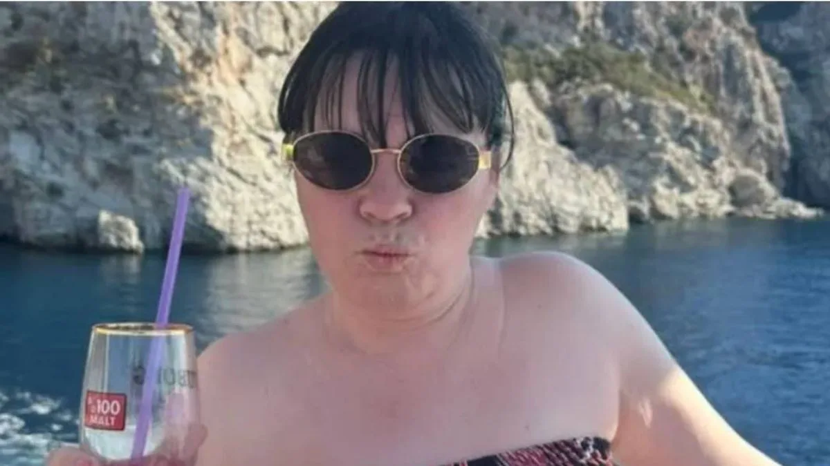 Glasgow Mum Dies Suddenly on First Day of Lanzarote Holiday