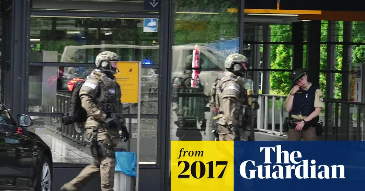 Munich Police Officer Shot in Subway Station, Suspect Arrested