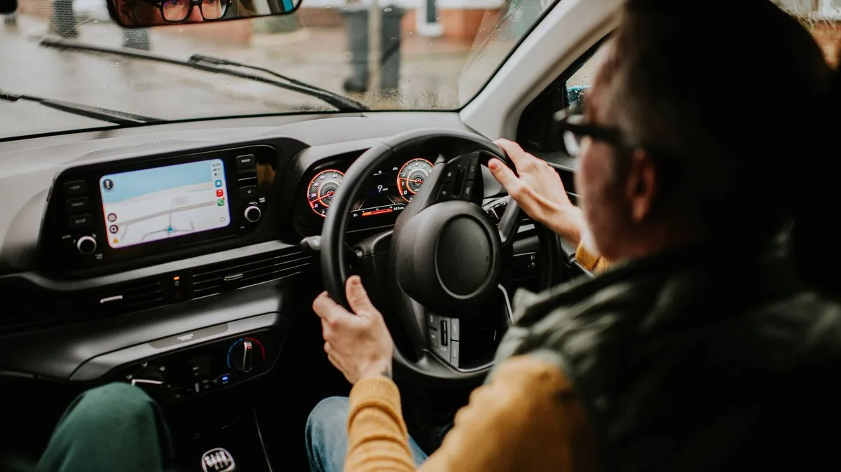 Mysterious Car Ceiling Button Baffles Drivers: Function Explained