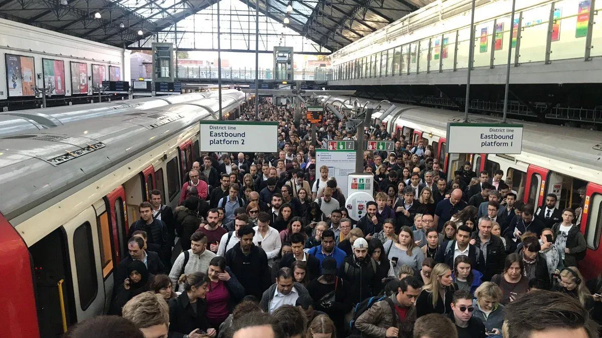 Naked Man Sparks Tube Chaos As Passengers Confront Him
