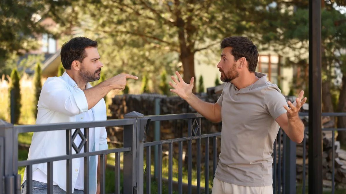 Man Takes Revenge on Noisy Neighbours with 6am Saturday Lawn Mowing