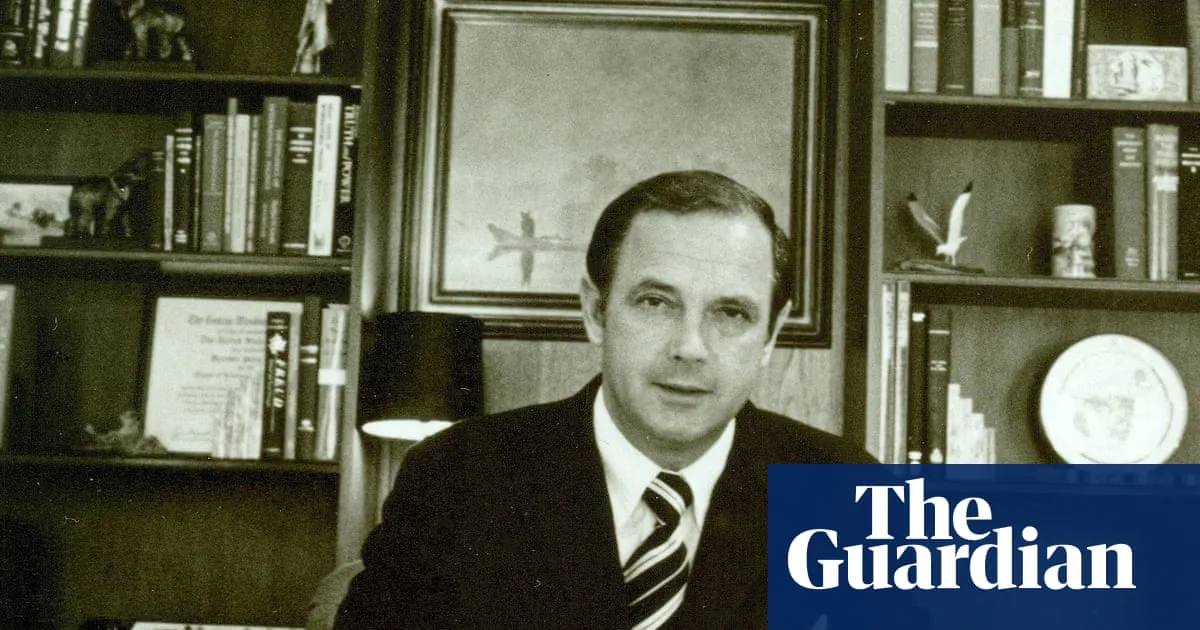 Alexander Butterfield, Nixon Aide Who Disclosed Watergate Tapes, Dies Aged 99