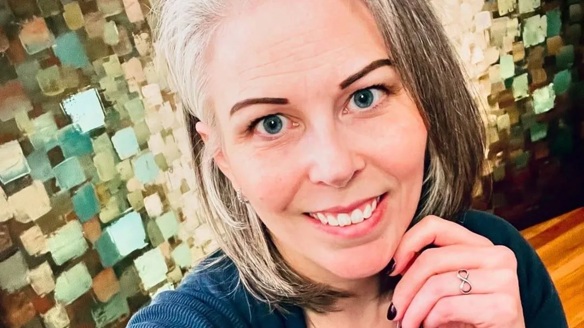 Nurse's Heart 'Explodes' After Rare Allergic Reaction to Lilies