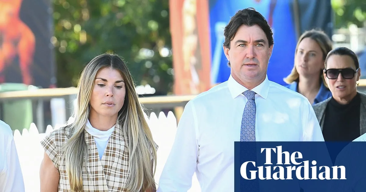 Pilot in Outback Wrangler Crash Denies Cocaine Supply Charges