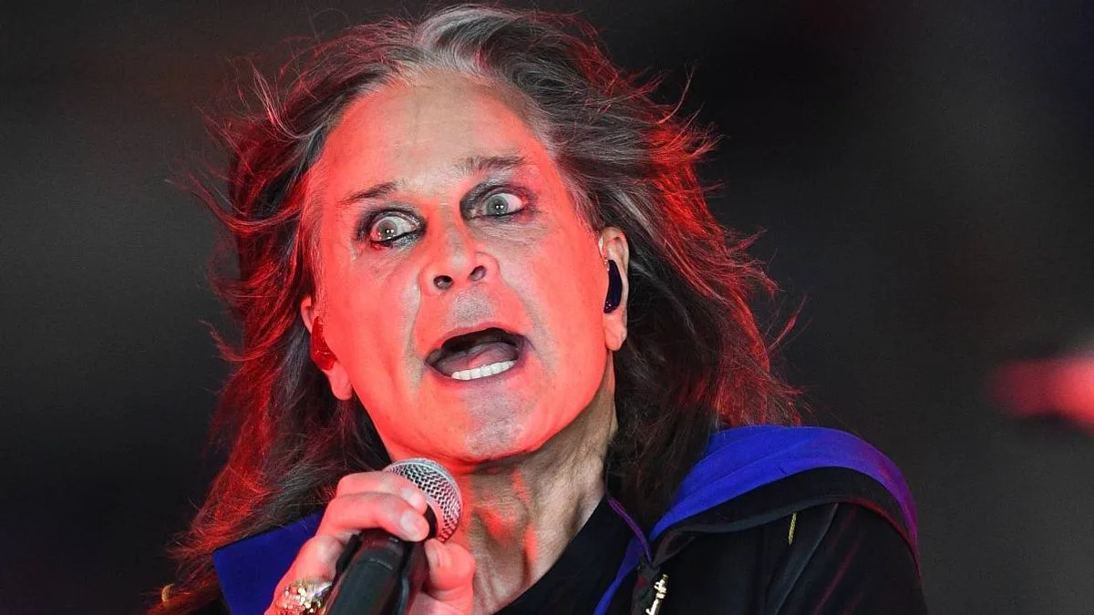 Ozzy Osbourne Bids Emotional Farewell at Final Gig Before Death at 76