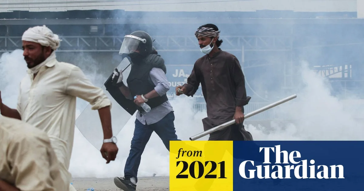 Islamist Protesters Clash With Police on March to Islamabad