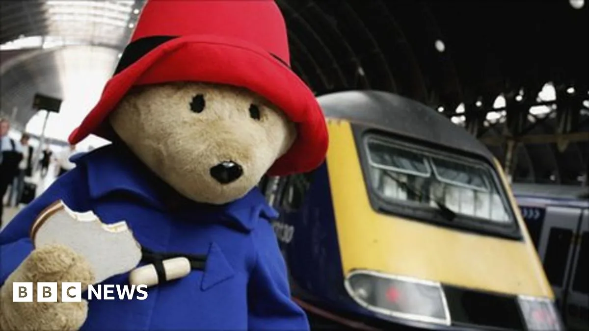 Paddington Bear inspired by wartime evacuees, says author Michael Bond