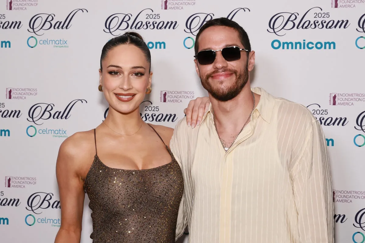 Pete Davidson feels guilty over girlfriend's lack of private pregnancy