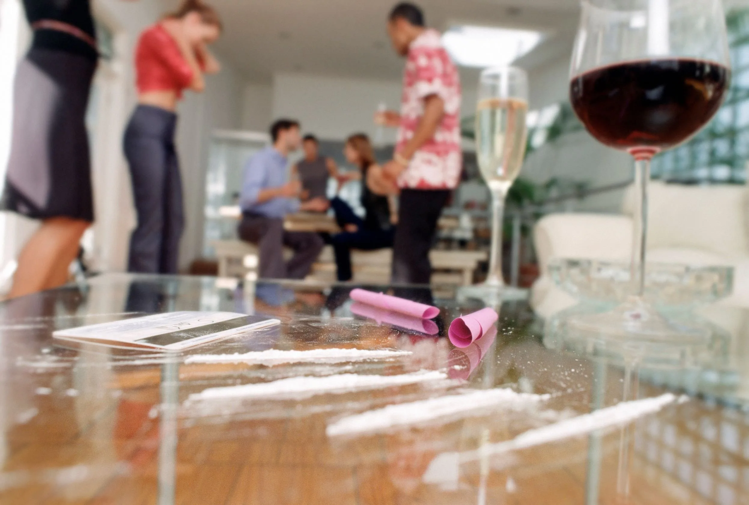 Police Minister Targets Wealthy Cocaine Users in New Crackdown