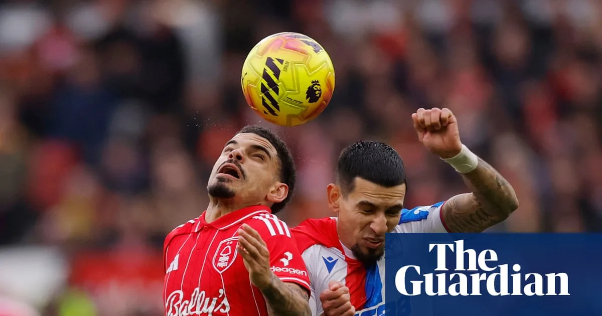 Ten-Man Nottingham Forest Hold On for Draw Against Crystal Palace