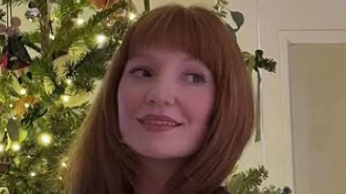 Pregnant Nicola Roberts Cancels West End Shows for Surgery