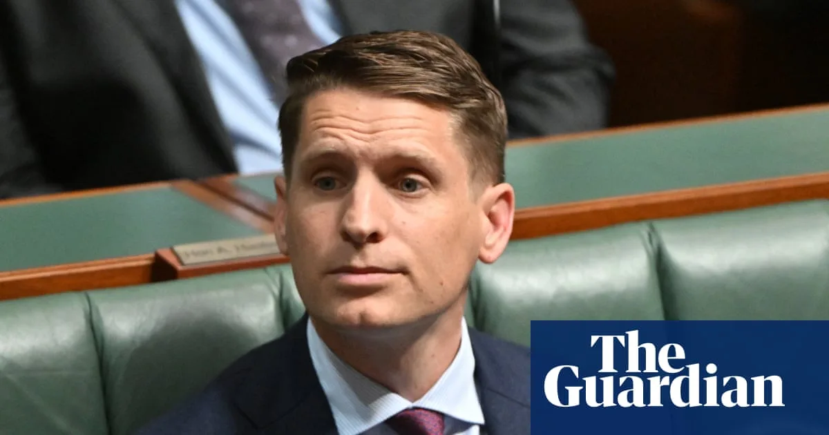Price Endorses Hastie As Future Liberal Leader