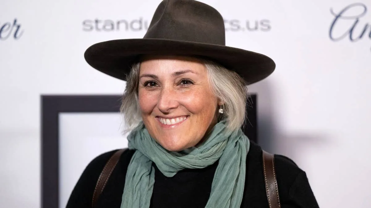 Ricki Lake Reveals Stunning Facelift Transformation