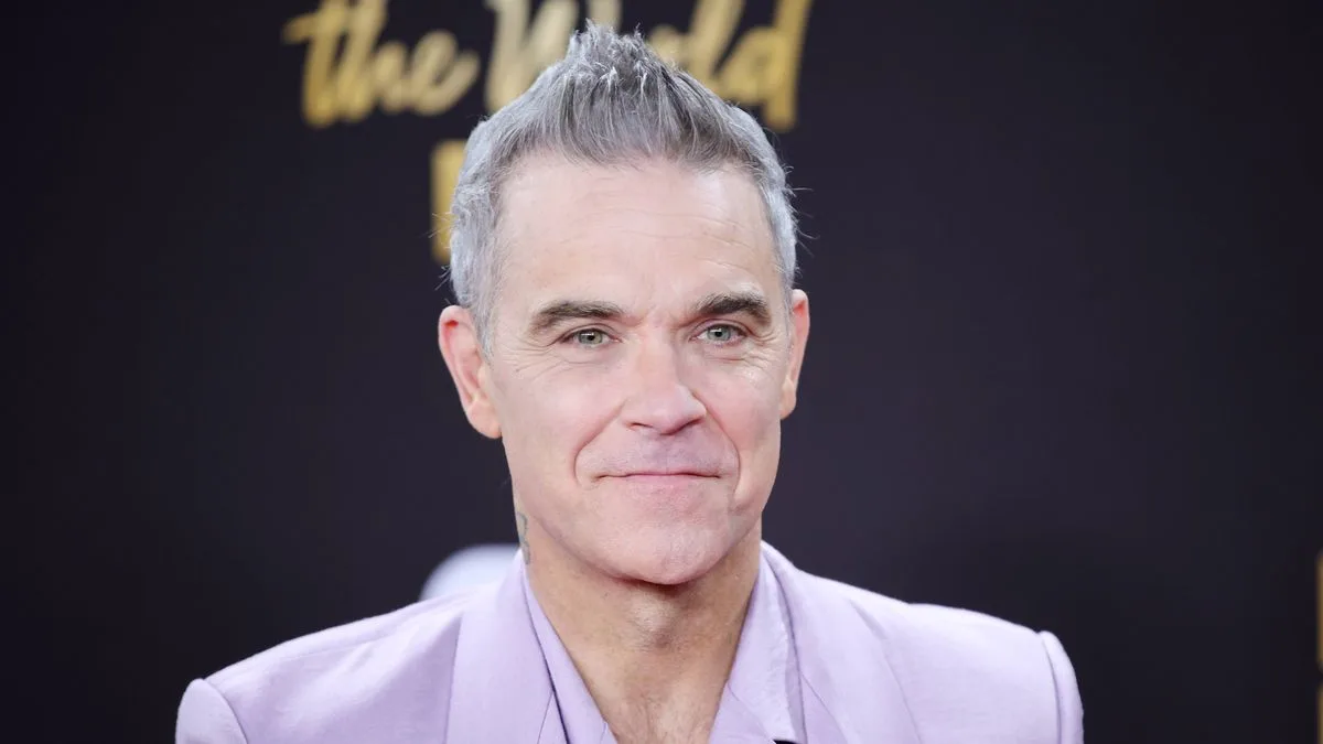 Robbie Williams Apologises to Gary Barlow After Documentary