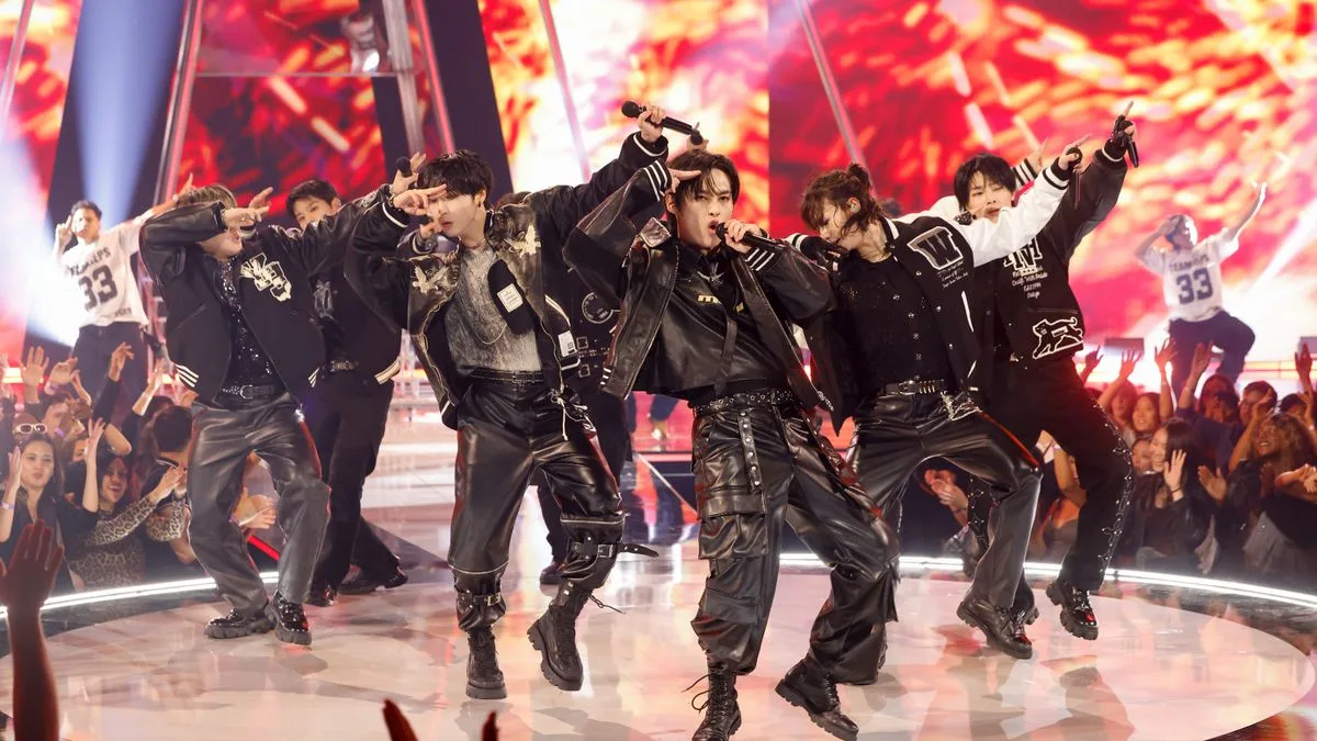 Russian Woman Sentenced to Forced Labour for LGBT K-Pop Fanfiction