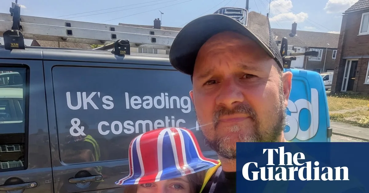 School Apologises After Barring Girl in Union Jack Dress from Culture Day Speech