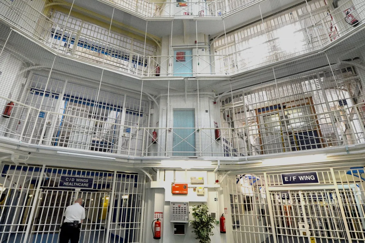 Nearly 40,000 prisoners freed early in overcrowding crisis