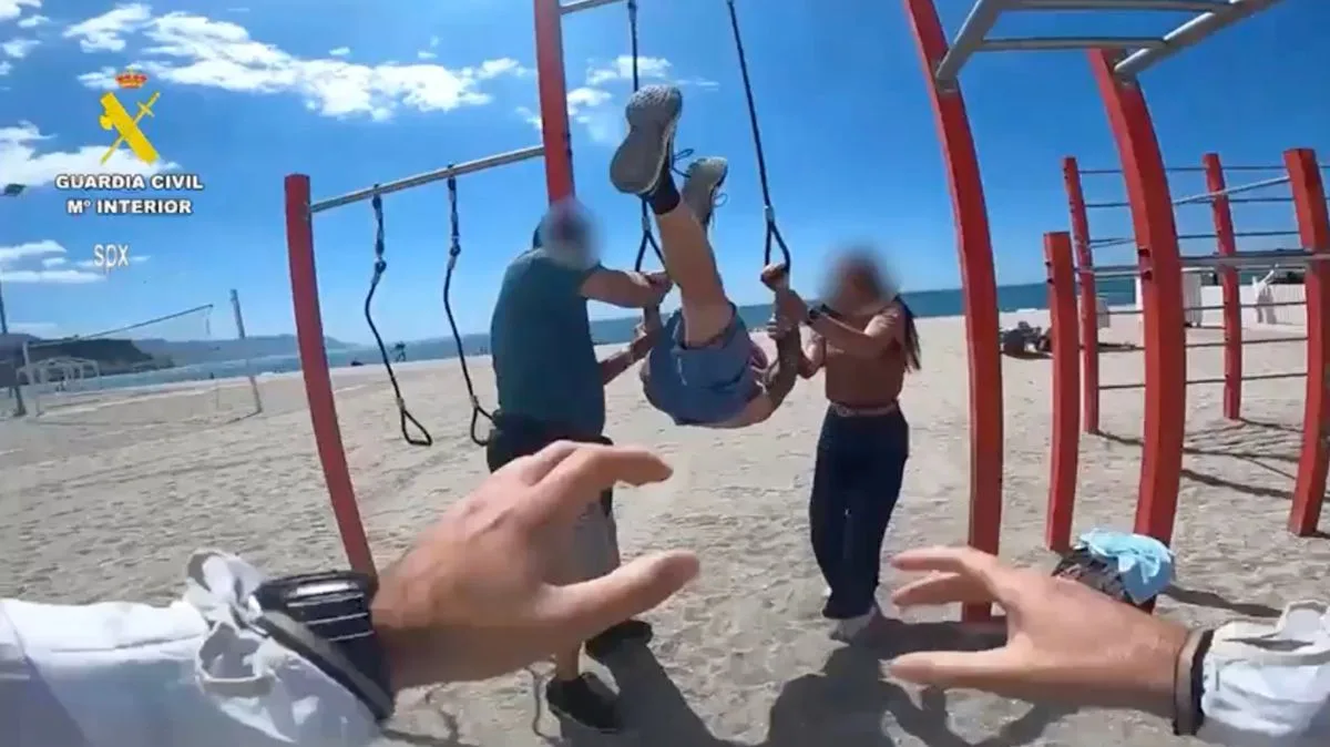 Tinder Rape Suspect Arrested on Spanish Beach During Workout