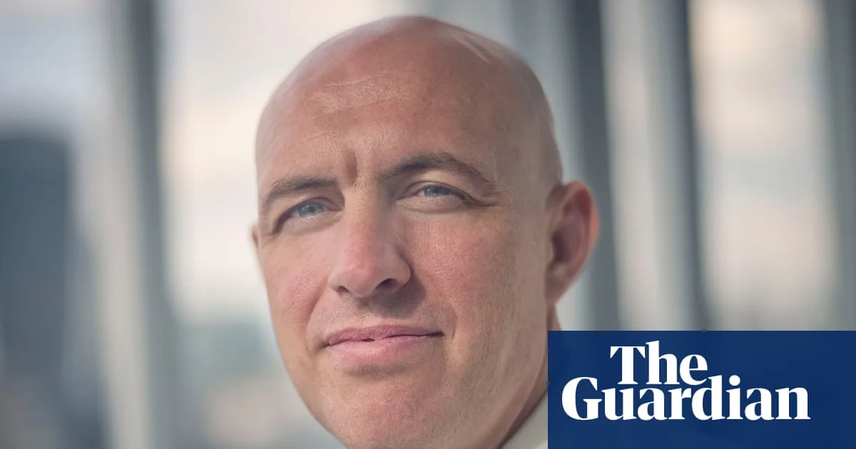 Starmer Appoints Ex-Sun Editor as Communications Chief