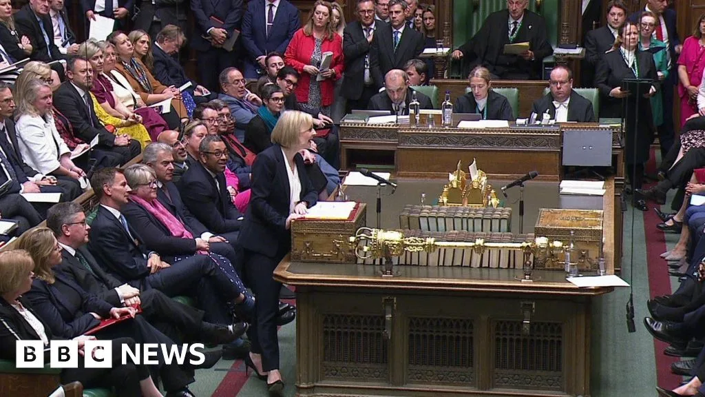 Starmer Faces Truss at PMQs After Turbulent Week