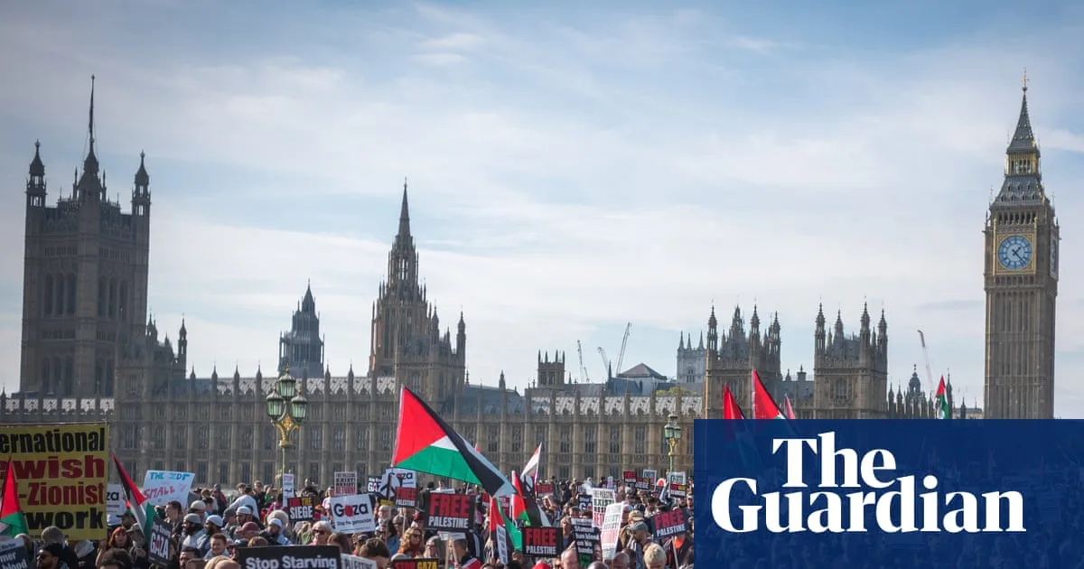 Starmer Warns Some Pro-Palestinian Protests Could Be Banned Amid Antisemitism Surge